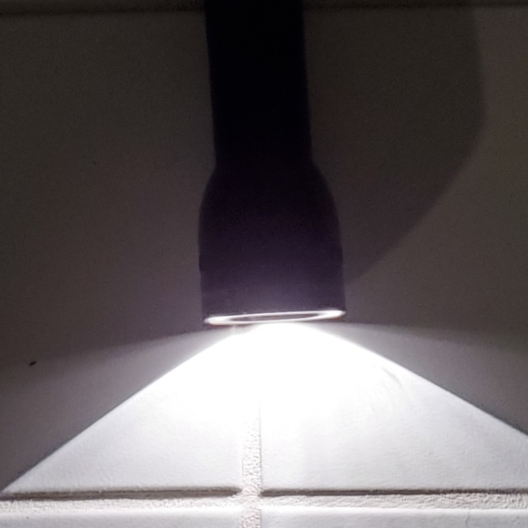 Rare 20" Mag-Lite Vintage Black Working as Shown In Pictures - Picture 12 of 12